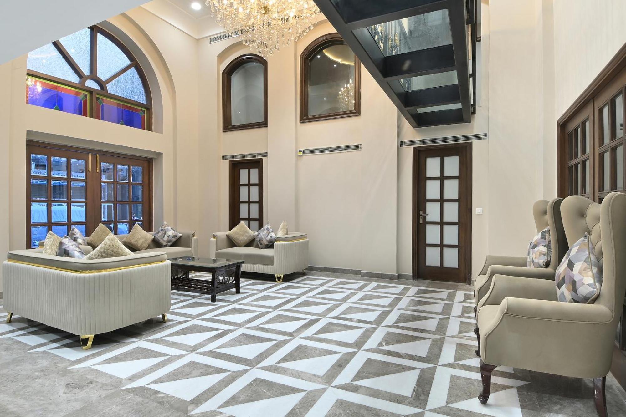 Hotel Sapphire House - 3 Mins Walk From Metro And 5 Mins From Rail Station New Delhi Exterior photo